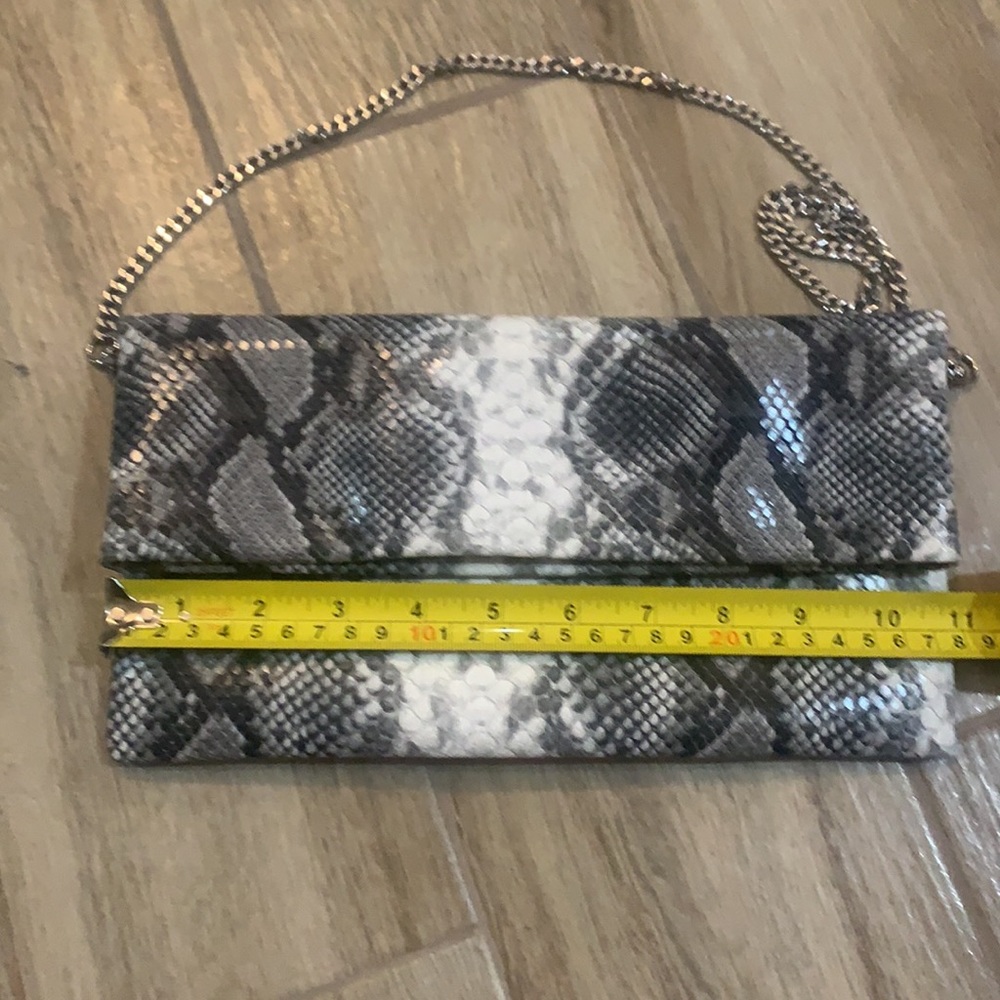 Express Snake Style Purse - Picture 4 of 5